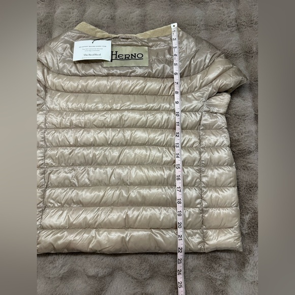 HERNO Gold-tone lurex short sleeve puffer jacket 42 - Picture 14 of 17